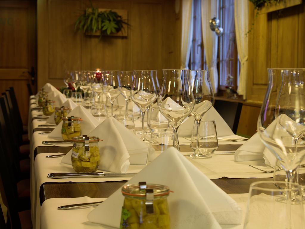 Gasthaus Sternen Rafz Exteriör bild